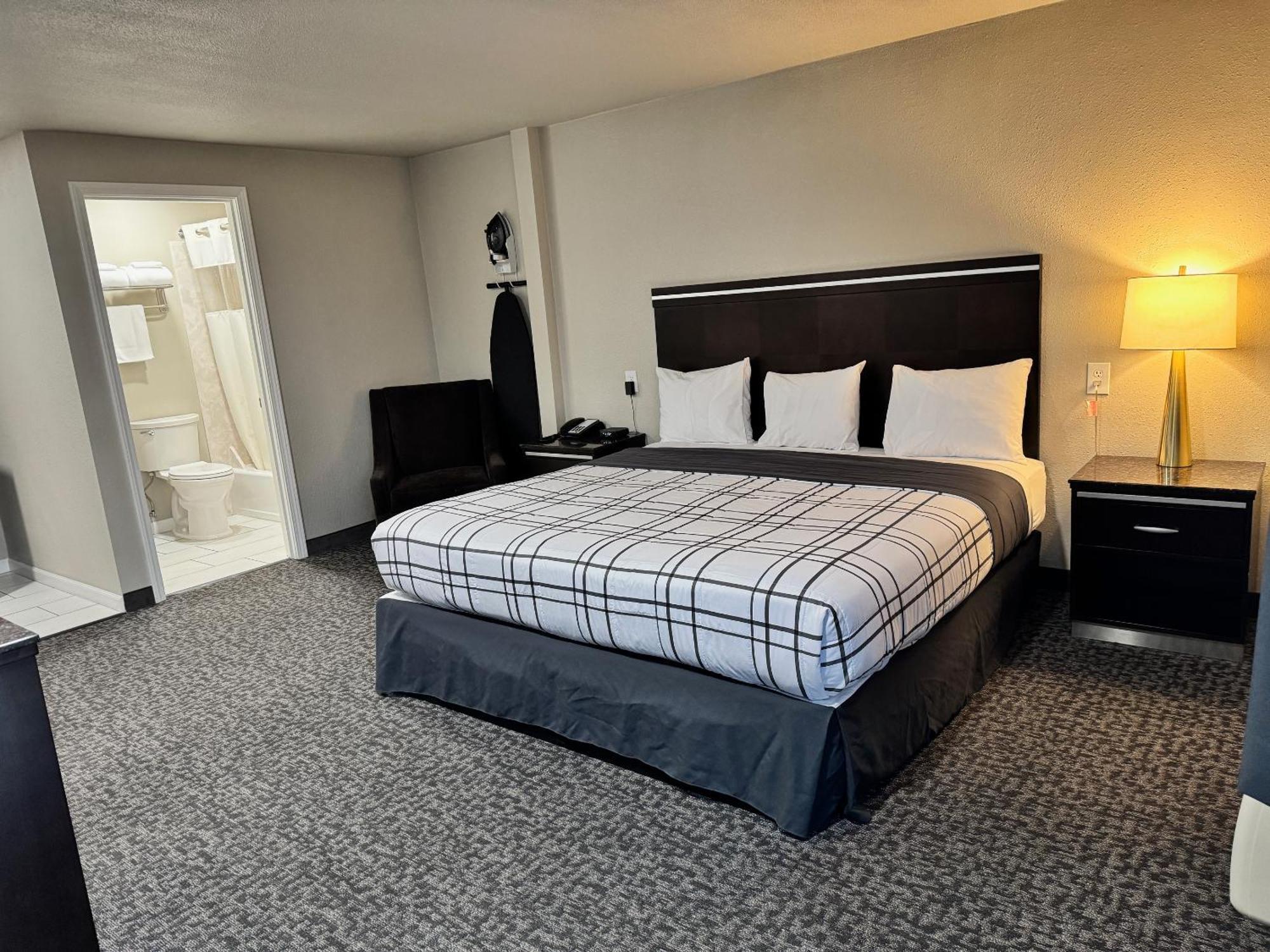 Royal Inn Eugene- Airport Экстерьер фото